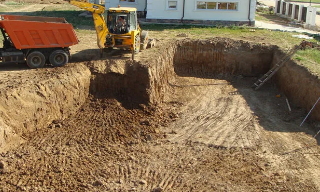 Рытье котлованов под фундамент в Чапаевске – цена от 2615 руб. за м3 | 2Землекопа-Чпв