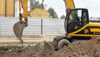 Выкопать яму экскаватором в Чапаевске от 942 руб. - 2Землекопа-Чпв